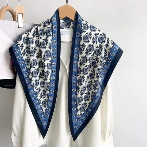 Retro Rozenprint Driehoekige Satijnen Sjaal Voor Dames Vintage Paisley Patroon Polyester Omslagdoek Lichtgewicht Halssjaal Mode Accessoires