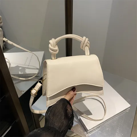 Minimalistische PU Leder Umhängetasche Für Damen Einfarbig Geschwungener Boden Pendler Handtasche Mode Lässige Crossbody Tasche