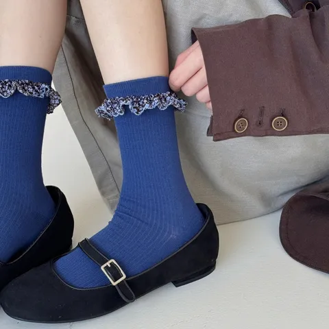 Women Korean Ins Style Lace Trim Mid-Calf Socks Sweet Ruffle Floral Edge Cotton Blend Slouch Socks Solid Color Crew Socks