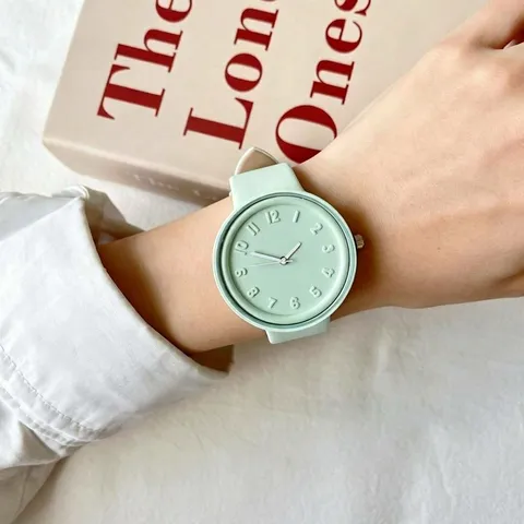 Frische Macaron-Stil Silikon Quarzuhr Für Damen Jugendliche Runde Analoge Anzeige Edelstahl Schließe Lässige Schule Armbanduhr