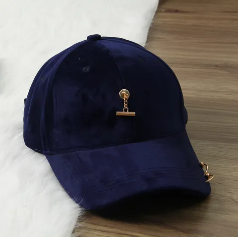Cappello da Baseball in Velluto Unisex Visiera Tesa Curva Regolabile Con Catena Metallica Cappello Sportivo Moda Casual