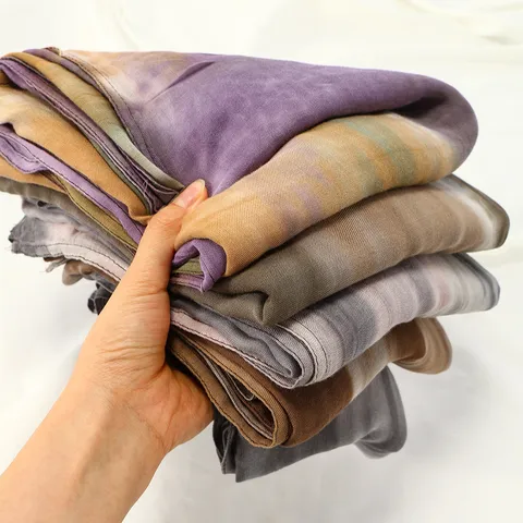 Écharpe Longue Dégradée Bicolore Mode Femme Châle Léger Polyvalent Hijab Tour de Tête Vêtement Quotidien Polyester