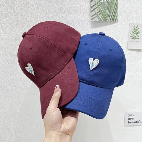 Casquette de Baseball en Coton Unisexe Mignonne Broderie Cœur Réglable Chapeau de Papa Décontracté Protection Solaire Extérieure