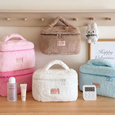 Ins Mignon Peluche Trousse de Maquillage Grande Capacité Voyage Portable Sac de Rangement Soin de la Peau Doux Moelleux Pochette Maquillage Trousse de Toilette