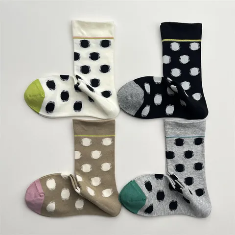 Calcetines de Tubo Medio Casuales de Algodón con Topos para Mujer Estilo Coreano Color de Contraste