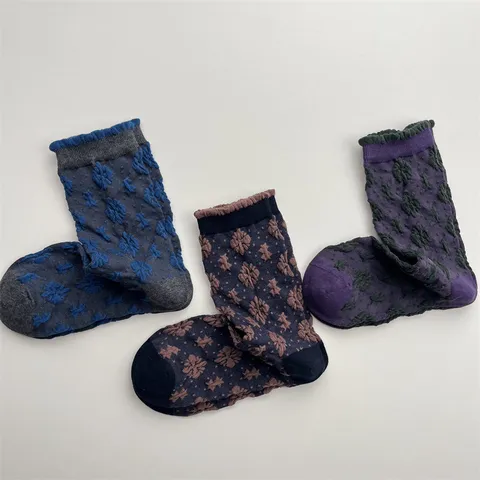 Calcetines de Tubo Medio de Algodón con Relieve Floral para Mujer Otoño Invierno Japonés Vintage Lindo Volantes Bloques de Color