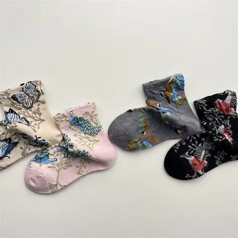 Calcetines de Tubo Medio de Algodón Bordado con Motivos Florales Botánicos y Animales Retro Literarios para Mujer Otoño Invierno Casual