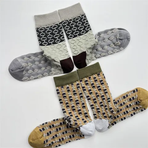 Chaussettes Mi-Haute Automne Hiver pour Femmes Chaussettes Décontractées en Coton à Motifs Géométriques Gaufrés et Blocs de Couleurs Mode Tricot
