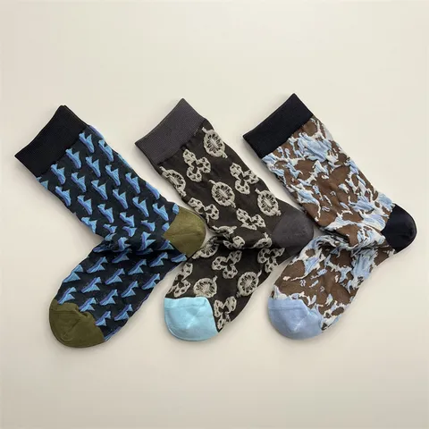 Chaussettes Mi-Hautes d'Hiver en Mélange de Coton pour Femmes Mode Niche Motif Géométrique Irrégulier Relief Tricoté Décontracté