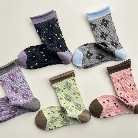 Calcetines de Tripulación Florales en Relieve Retro Japoneses para Mujer Puño Enrollado en Contraste Estilo Mori Calcetines de Algodón Suaves y Transpirables