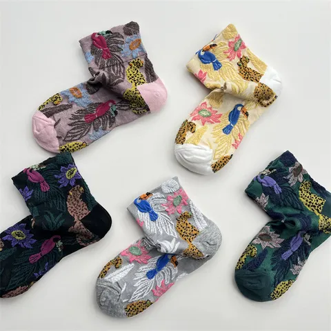 Calcetines de Tubo Medio con Relieve Floral Vintage para Mujer Calcetines de Algodón Casuales Transpirables Moda Diaria