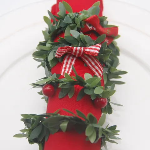 Rond de Serviette Couronne de Vigne de Noël Baies Rouges Nœud Décoration de Table Restaurant Hôtel Fête Dîner Vaisselle