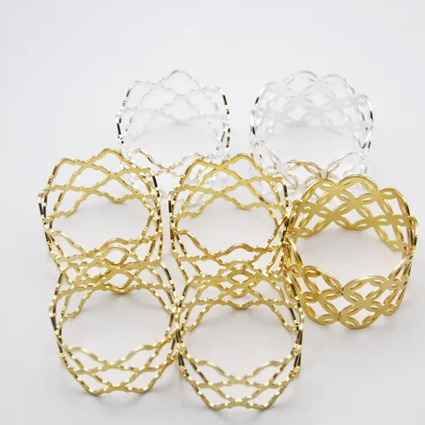 Or Argent Métal Ajouré Géométrique Diamant Ronds de Serviette Support de Boucle de Serviette de Table pour Mariage Fête Salle à Manger