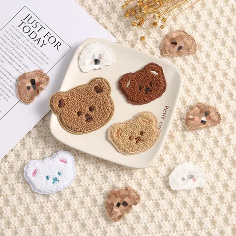 Leuke Cartoon Beer Borduurwerk Patch DIY Kleding Accessoires Kinderen Kleding Decoratieve Applicatie