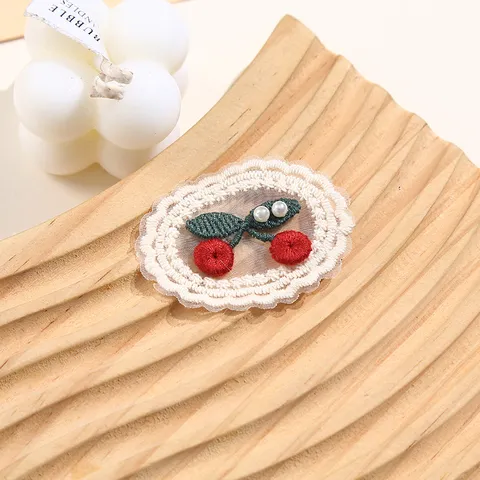 Leuke Zelfklevende Kant Bloem Stoffen Patch Geborduurd DIY Kleding Accessoires Strik Kers Applicatie