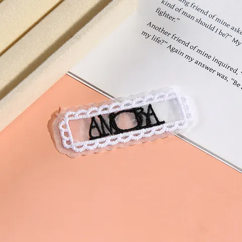 Schwarz Und Weiß Spitze Buchstabe Stickerei Flicken Schleife Dekorative Kleidungszubehör DIY Applikation Flicken Zum Nähen