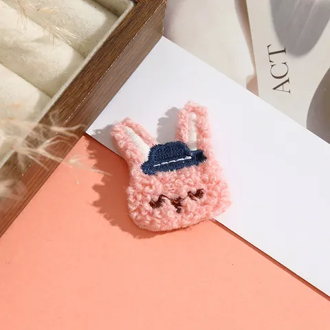 Süßes Cartoon Tier Stickerei Patch DIY Bär Kaninchen Hund Stoff Applikation Für Kleidung Taschen Kleidung Nähzubehör