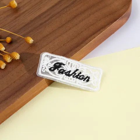 Parche de Tela de Encaje Bordado Hueco Letras DIY Equipaje Ropa Accesorios Decorativos Aplique Artesanía