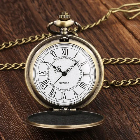 Vintage Retro Quartz Pocket Watch Classic Carved Shield Flip Cover Pocket Watch With Hanging Chain For Men Women Gift