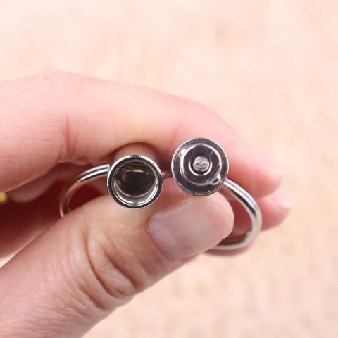 Portachiavi in Metallo Portatile e Staccabile con Doppia Testa Separabile Anello Portachiavi Accessori per Esterno