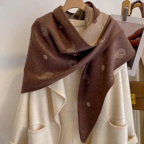 Womens Winter Thickened Warm Jacquard Paisley Triangle Scarf Retro Contrast Color Shawl Fashion Outerwear