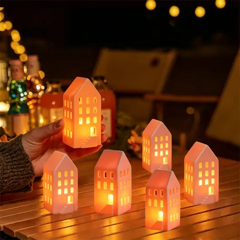 Witte Keramische Kerst Huis Lichtgevende Kandelaar Desktop Ornament Feestelijke Party Woondecoratie LED Verlicht Gebouw