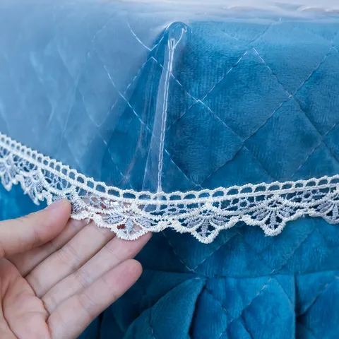 Tovaglia trasparente in PVC impermeabile e resistente all'olio Tovaglietta smerigliata Copertura per tavolo da pranzo resistente al calore con bordo in pizzo per la casa