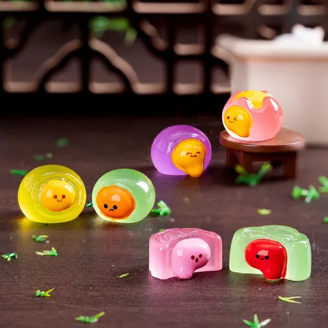 Mini Figurine Pâtisserie en Résine Mignon Dessin Animé Jouet Boîte Mystère Voiture Bureau Petite Décoration