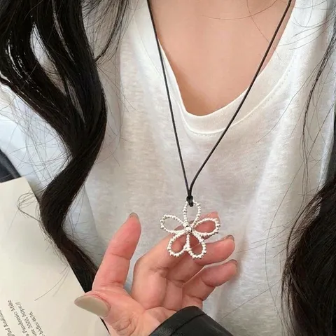 Minimalistische Ins Silber Legierung Blume Anhänger Halskette Retro Ballon Hund Herz Pullover Kette Damen Schmuck