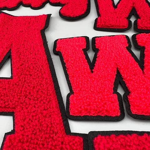 Roter Englischer Buchstabe Frottee Stickerei Flicken Chenille Applikation Für DIY Jacke Pullover Kleidung Zubehör