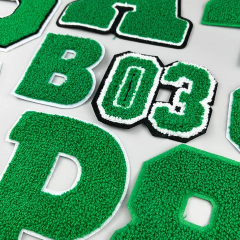 Grüne Chenille Handtuchstickerei Buchstaben Zahlen Aufnäher DIY Bekleidungszubehör Baseball Jacke Dekorative Bestickte Flicken