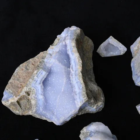 Natural Blue Agate Rough Stone Mineral Specimen Crystal Geode Home Decor Diffuser Stone Polished Healing Stone Ornament