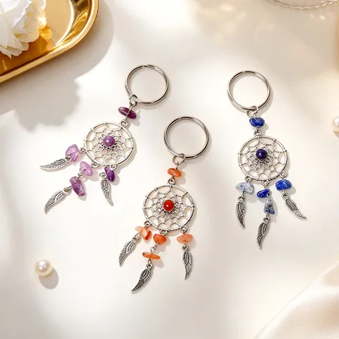 Llavero Atrapasueños de Grava de Cristal Natural Colgante de Borla de Plumas de Metal Encanto de Piedra de Cristal Hecho a Mano Decoración Colgante de Bolso