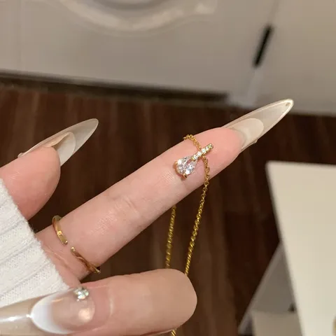 Minimalist Titanium Steel Teardrop Rhinestone Pendant Necklace Gold Dainty Clavicle Chain Fashion Jewelry Gift for Women