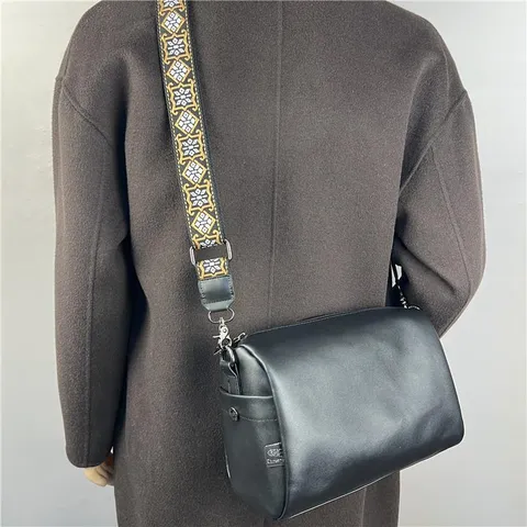 Borsa a Tracolla da Uomo in Morbida Pelle Casual Moda Giornaliera Borsa a Spalla Tasche Multiple Messenger di Tendenza