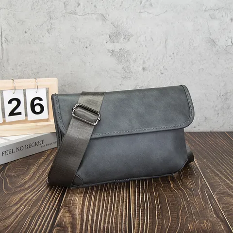 Borsa a Tracolla Retro da Uomo Casual in Morbida Pelle Borsa a Spalla Vintage Messenger Piccola Borsa a Patta per Affari Quotidiani