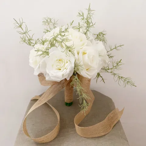 Blanc Artificiel Soie Rose Bouquet de Mariée Mariage Fleur Tenu à la Main Faux Fleurs Pour Photographie Fête Décoration