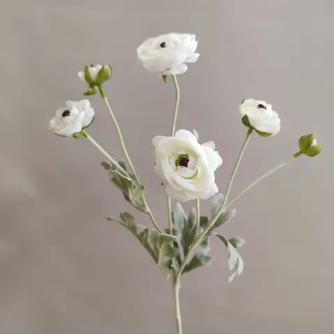 High Quality 6 Heads Artificial Ranunculus Flocked Silk Flower Branch For Home Wedding Party Decoration Floral Arrangement