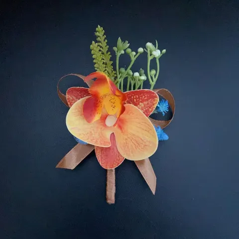 Boutonnière de Fleurs Artificielles Marié Témoins Corsage Mariage Affaires Fête Événement Accessoire Floral Décoratif