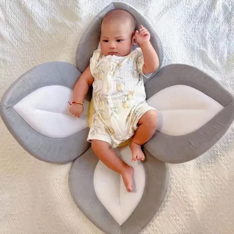 Baby Bath Mat Clover Floral Soft Plush Infant Bath Support Cushion Newborn Non Slip Bathtub Pad Baby Care Accessories