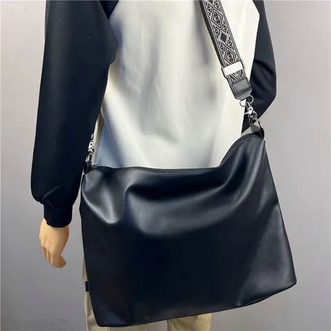 Borsa a Tracolla da Uomo in Pelle PU Grande Capacità Borsa Casual Vintage Borsa a Spalla da Viaggio Con Trarolla Larga