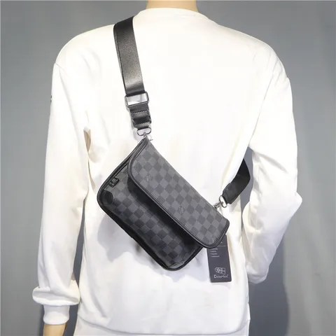 Sac Bandoulière Homme en Cuir PU Damier Vintage Décontracté Sac Messager à Rabat Imperméable Mode Sac d'Épaule