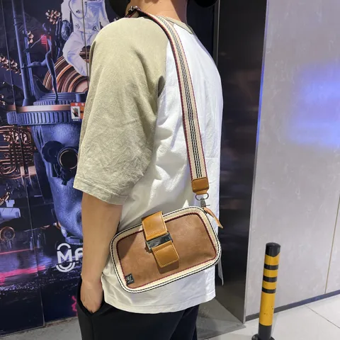 Borsa a Tracolla da Uomo in Pelle PU Retro Vintage Striscia Fibbia Boston Borsa a Spalla Casual Quotidiana