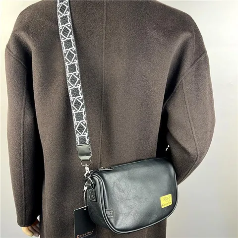 Borsa a Tracolla Casual in Pelle PU da Uomo Stile Giapponese Borsa a Spalla Mezzaluna Vintage per Pendolarismo Quotidiano