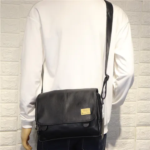 Borsa a Tracolla in Pelle PU da Uomo Borsa Messenger Vintage Casual Borsa a Spalla Impermeabile Tinta Unita per Pendolarismo Quotidiano