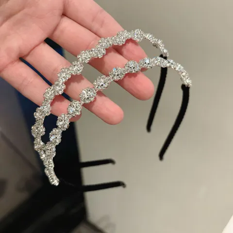 Serre-tête Floral Élégant en Strass en Alliage Noir Accessoires de Cheveux en Cristal Scintillant pour Femmes Fête