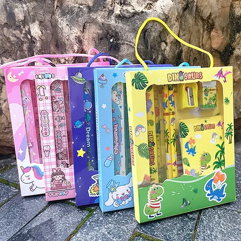 Set de Papelería de Dibujos Animados para Niños Caja de Regalo de Suministros Escolar con Lápices Regla Borrador Cuaderno