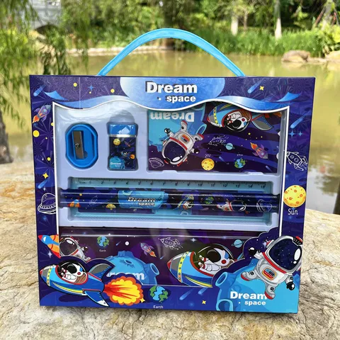 Set de Papelería para Niños Tema de Dibujos Animados Lápiz Regla Borrador Sacapuntas Cuaderno Material Escolar Caja de Regalo