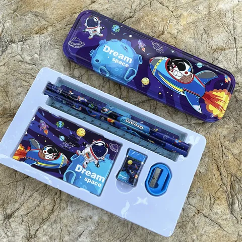 Set de Papelería para Niños Tema de Dibujos Animados Lápiz Regla Borrador Sacapuntas Cuaderno Material Escolar Caja de Regalo