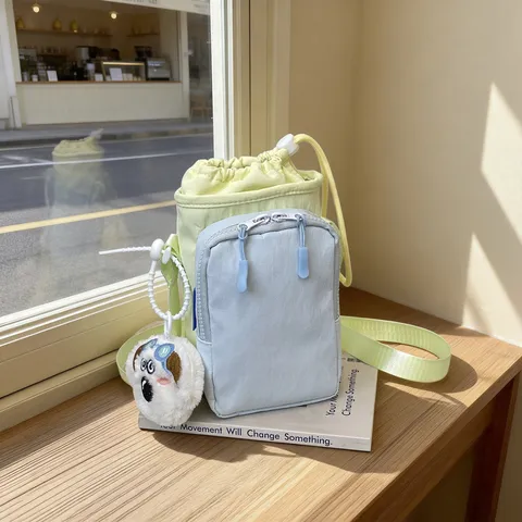 Damen Umhängetasche Handy Tasche Farbblock Nylon Handytasche Mit Kordelzug Und Plüschanhänger Lässige Sporttasche